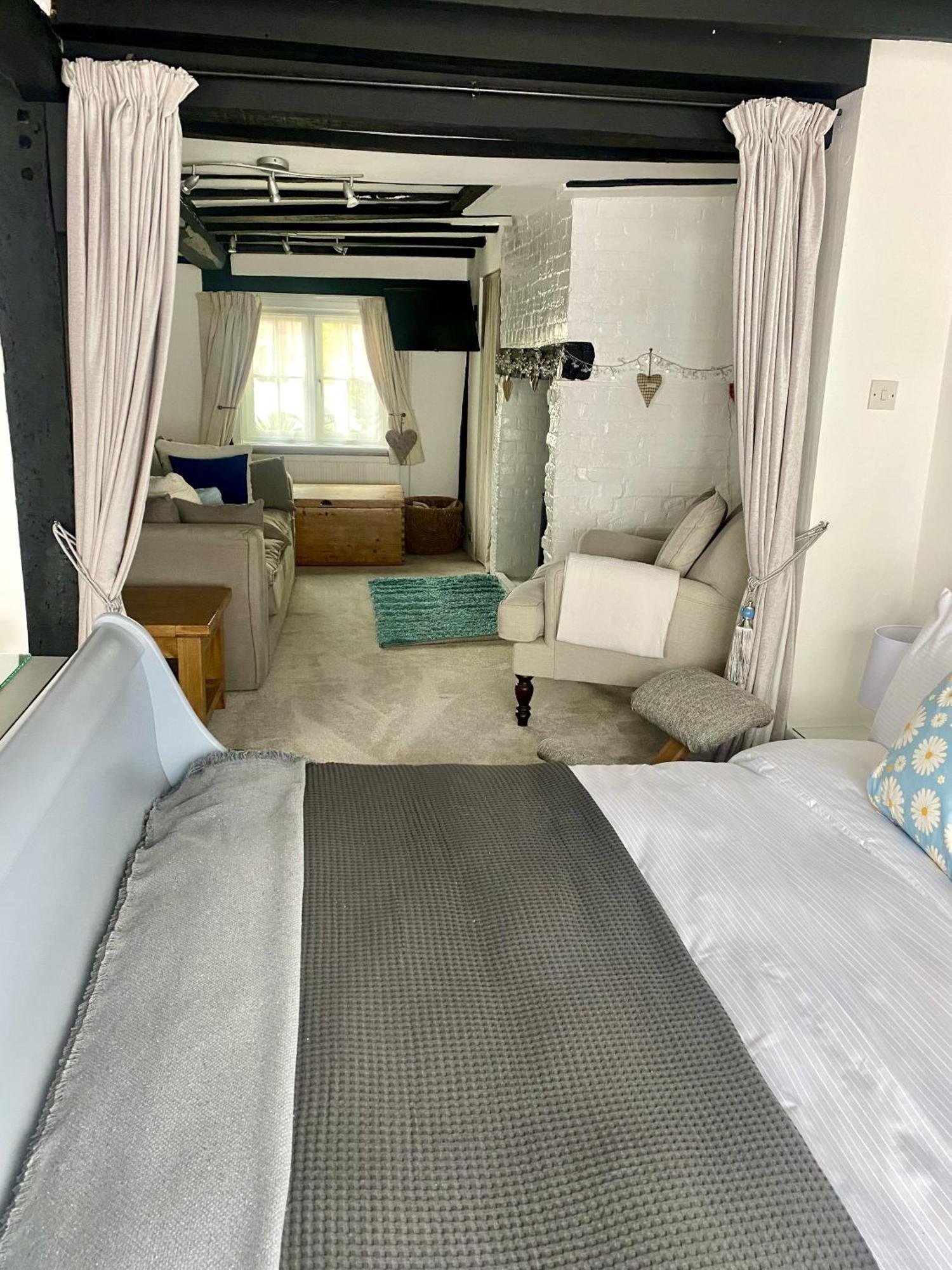 Chestnut Tree Cottage, 7 High Street Ardingly Bilik gambar