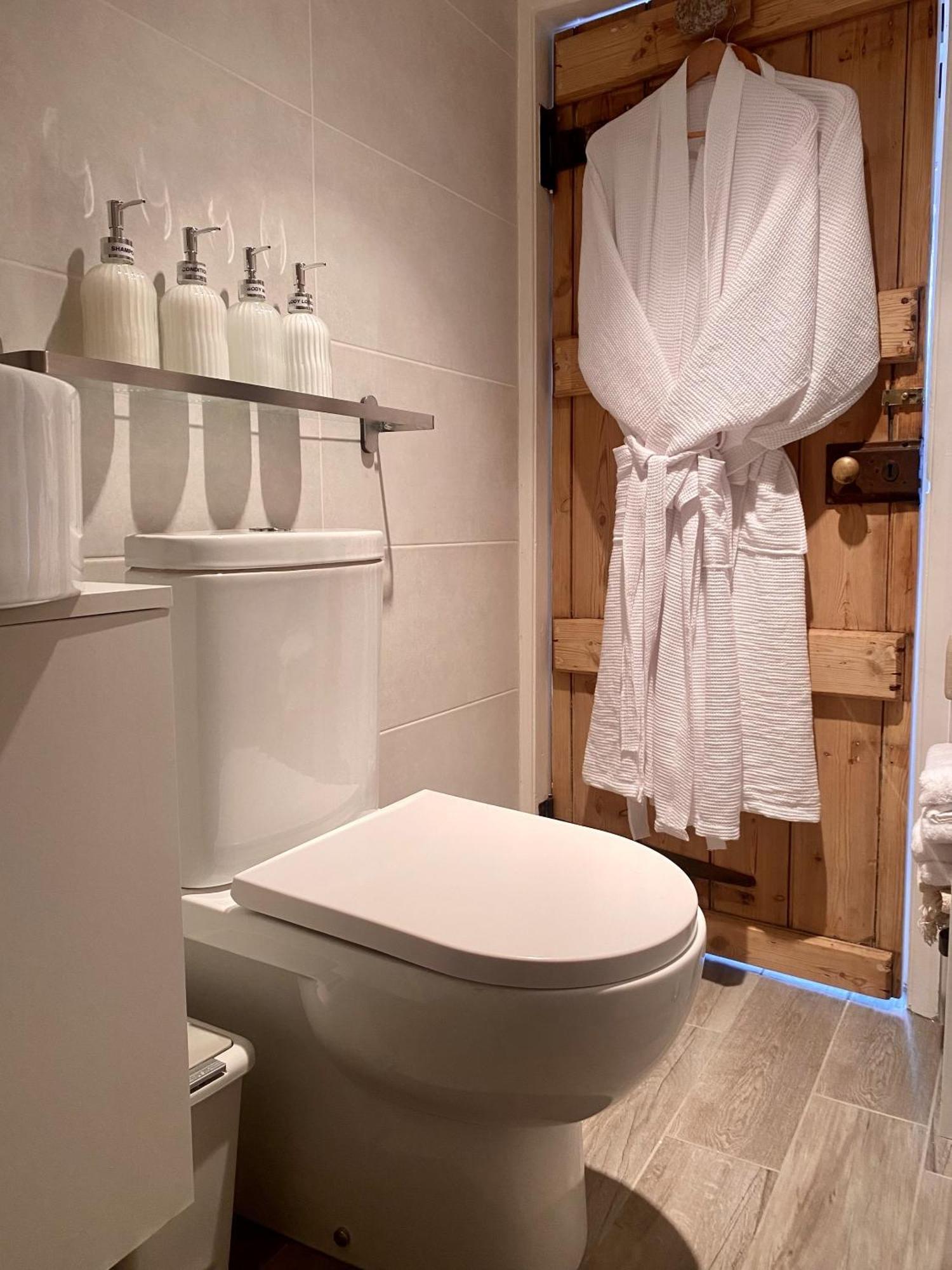 Chestnut Tree Cottage, 7 High Street Ardingly Bilik gambar